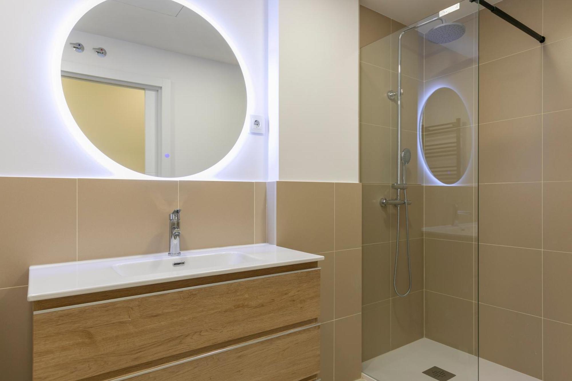 Homeabout Smart Rooms Bravo Murillo - Sin Recepcion Madrid Exterior photo